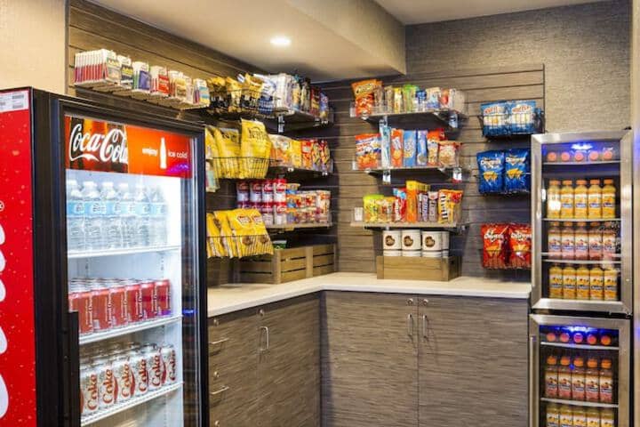 Snack bar